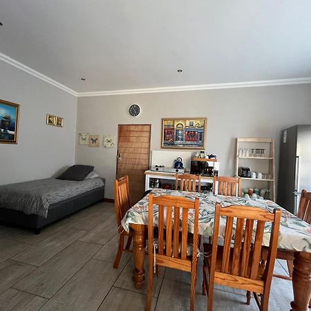 Douwe Cottages Pretoria-Noord Exteriör bild