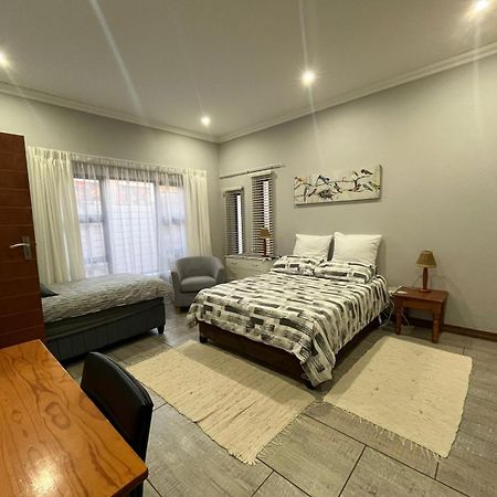 Douwe Cottages Pretoria-Noord Exteriör bild